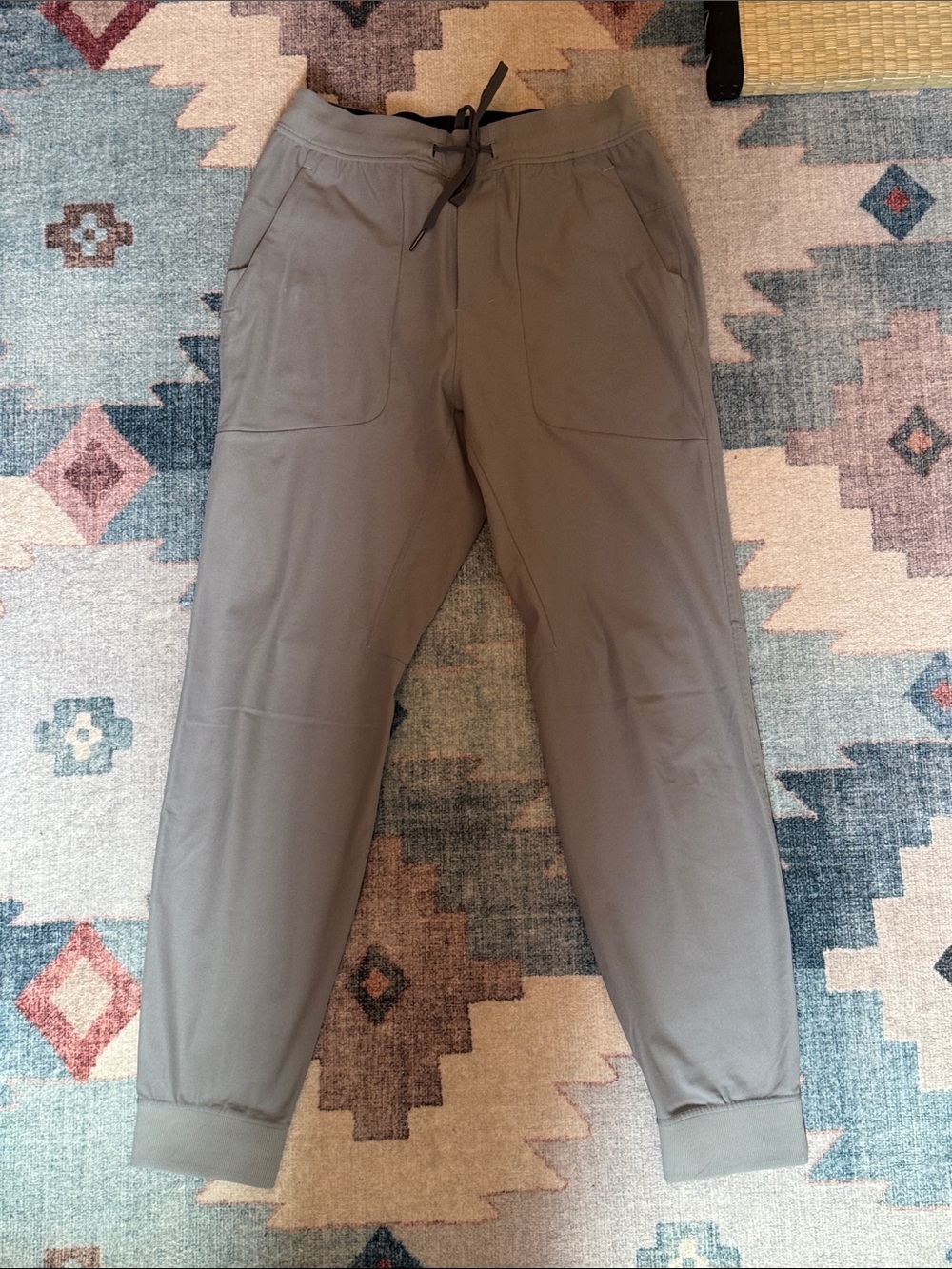 Men's LULULEMON ABC Pants Joggers Sz Medium Casual Drawstring Tapered Fit
